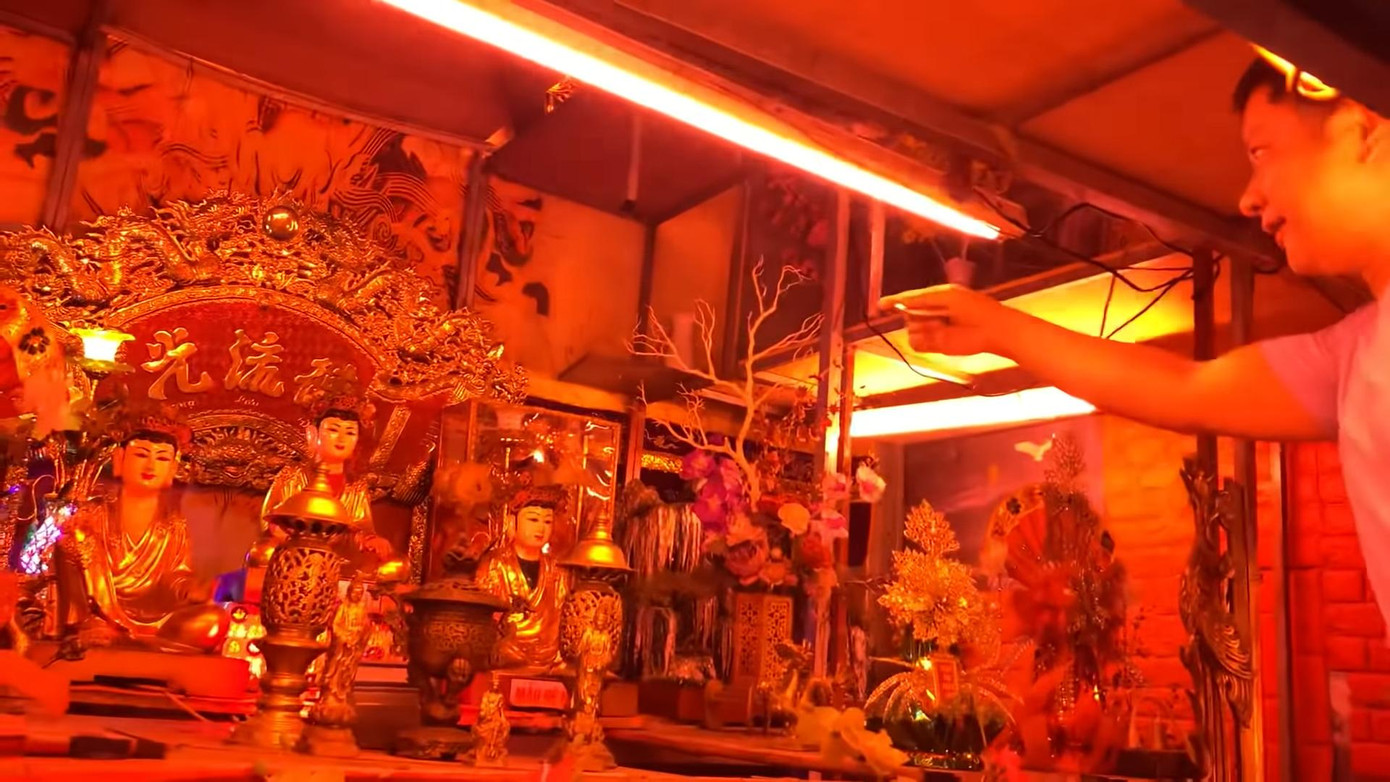 Hành động ngông cuồng đòi "trừng trị Tam tòa thành mẫu" do Lương Gia Long quay lại và đăng tải