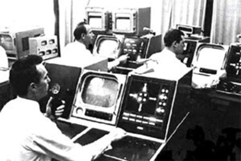 Trạm điều khiển trung tâm tại Trái đất