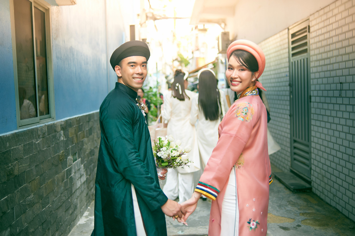 Hồi tháng 4, Phương Anh được chồng cầu hôn tại một sự kiện thời trang ở Phú Quốc, Kiên Giang. Trong ba tháng qua, họ cùng nhau chụp ảnh cưới, lên danh sách khách mời và chọn địa điểm diễn ra ngày trọng đại.