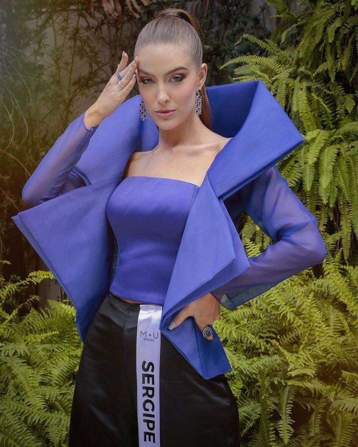 Các thí sinh đều ăn mặc, trang điểm chỉn chu khi tham dự sự kiện. Kỹ năng tạo dáng trước ống kính của dàn người đẹp cũng được đánh giá cao. Họ đều từng thi sắc đẹp hoặc có kỹ năng làm người mẫu trước đó.