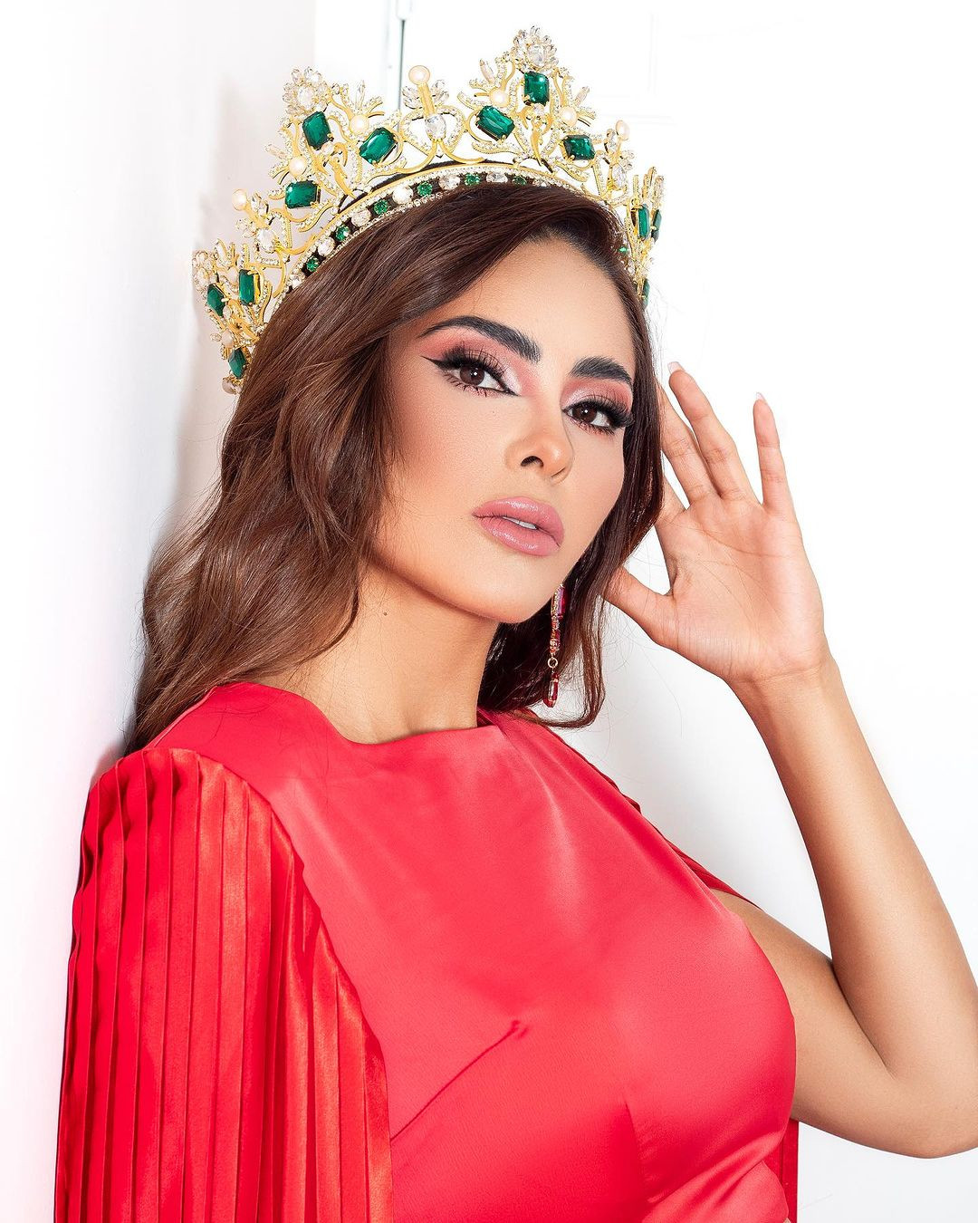 Daniela Landin năm nay 27 tuổi, là kỹ sư cơ điện tử. Người đẹp đã đánh bại 15 thí sinh khác để đăng quang ngôi vị cao quý.