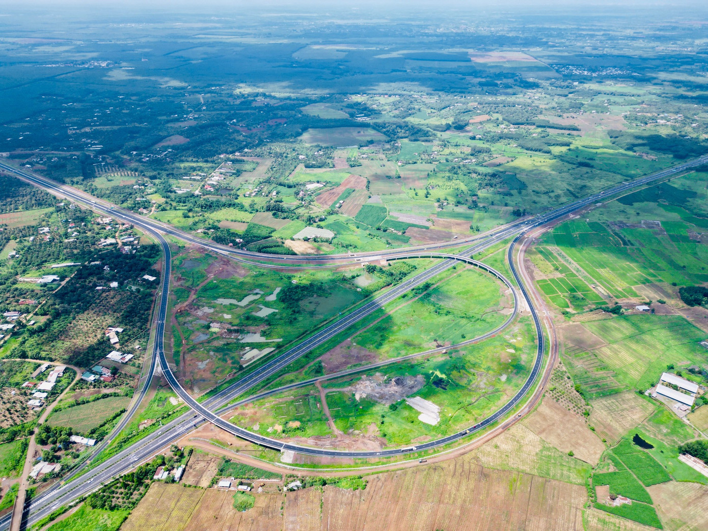 Nút giao cao tốc Phan Thiết - Dầu Giây và Long Thành - Dầu Giây. Ảnh: Hoàng Anh Nút giao cao tốc Phan Thiết - Dầu Giây và Long Thành - Dầu Giây. Ảnh: Hoàng Anh