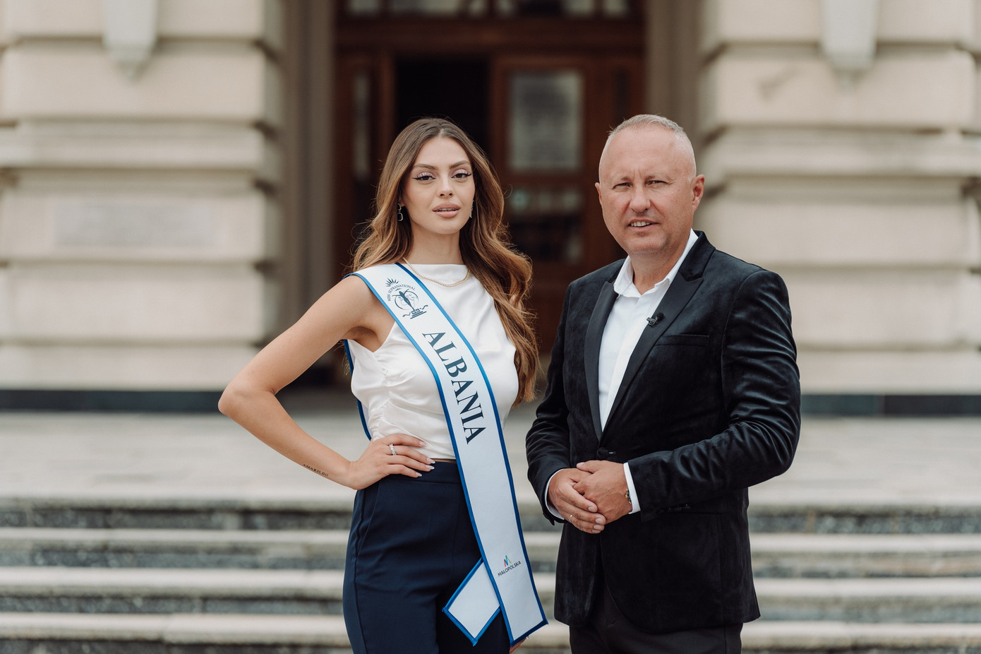 Thông tin người đẹp Albania bỏ thi khi cuộc thi đã đi được gần nửa chặng đường khiến khán giả trên các diễn đàn sắc đẹp bất ngờ, tiếc nuối.