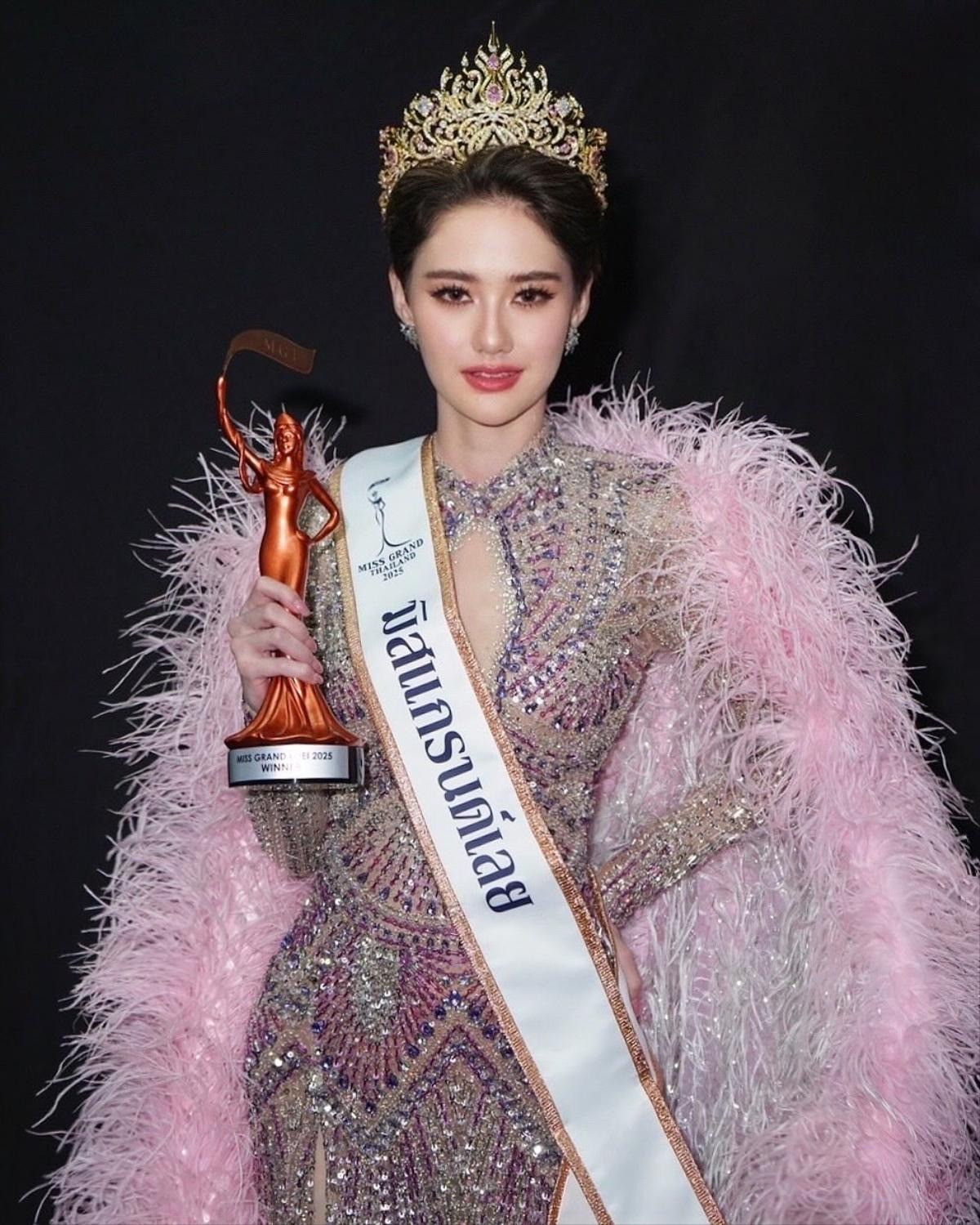 Lily Aditya đăng quang Miss Grand Loei 2025. Lily Aditya đăng quang Miss Grand Loei 2025.