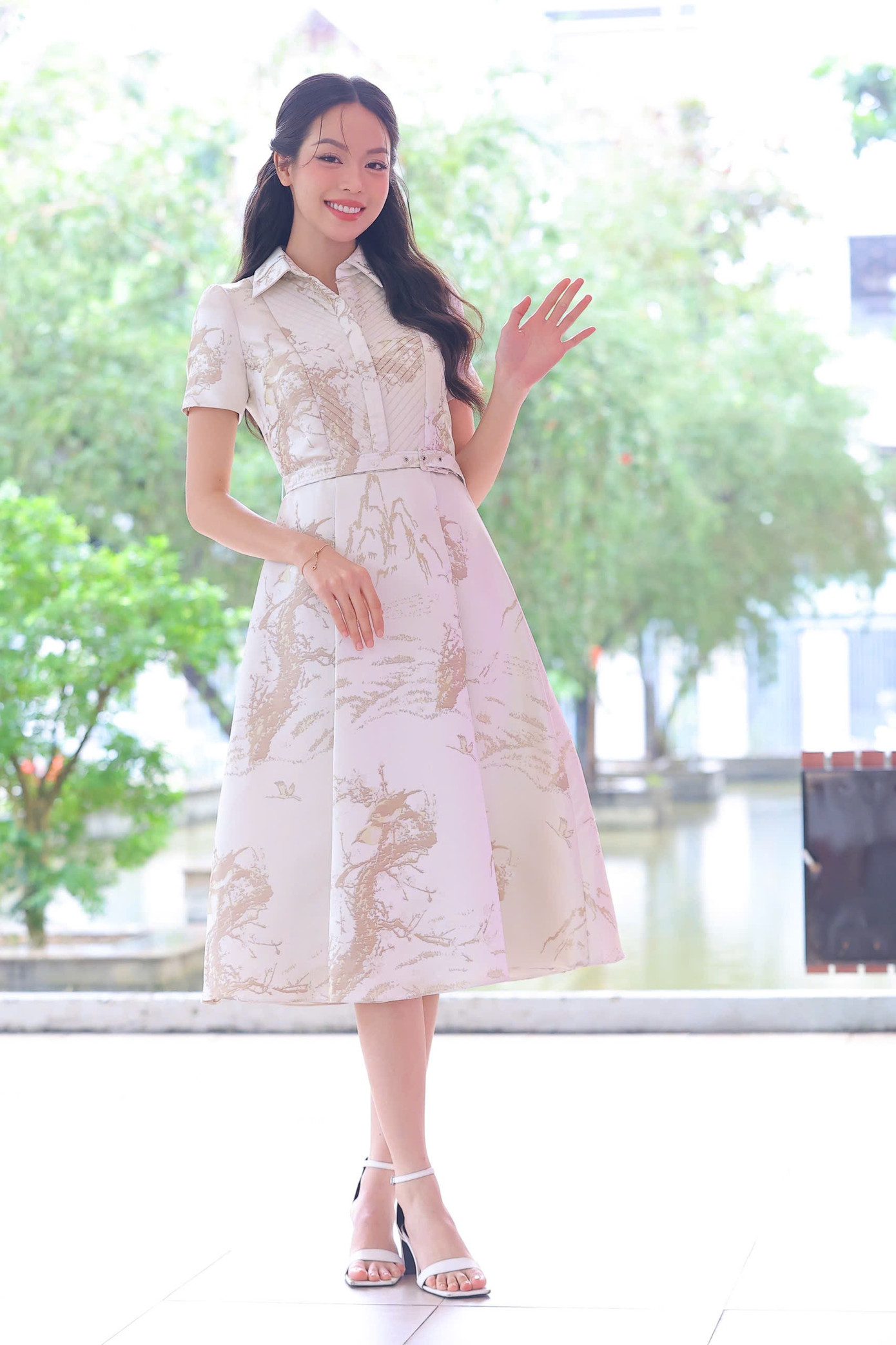 Sau đăng quang Hoa hậu Quốc tế 2024, hoa hậu Thanh Thủy bận rộn với lịch trình dày đặc. Cô cũng phải hoàn thành chương trình học tại Trường Đại học Ngoại ngữ, Đại học Đà Nẵng. Người đẹp thường xuyên bay giữa TPHCM, Đà Nẵng để hoàn thành công việc.