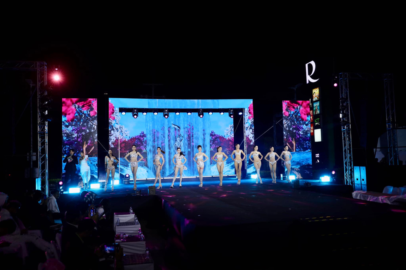 Phần thi áo tắm của cuộc thi Miss Grand Roi Et 2025 bị chê thảm họa. Phần thi áo tắm của cuộc thi Miss Grand Roi Et 2025 bị chê thảm họa.