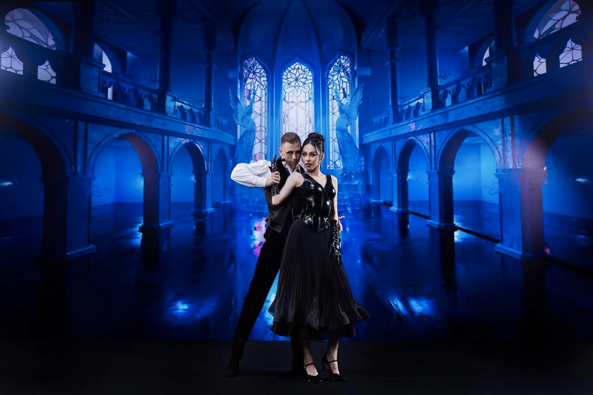 Á hậu Ngọc Hằng và bạn nhảy Lyubomir Yakimov trong tập 8. Á hậu Ngọc Hằng và bạn nhảy Lyubomir Yakimov trong tập 8.