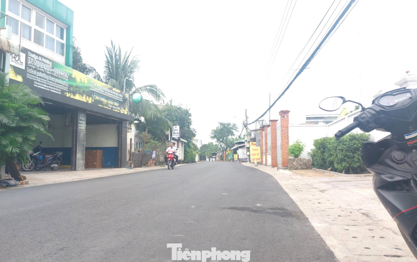 Lãnh đạo phường Phú Hòa cho biết, ngoài các công trình kể trên, trước đó địa phương đã hoàn thành đưa vào sử dụng tuyến đường hẻm ở khu phố 4 dài 2.100m, rộng 4m, bê tông gần 4 tỷ đồng. Đây là công trình xã hội hóa, người dân hiến đất, góp tiền xây dựng.
