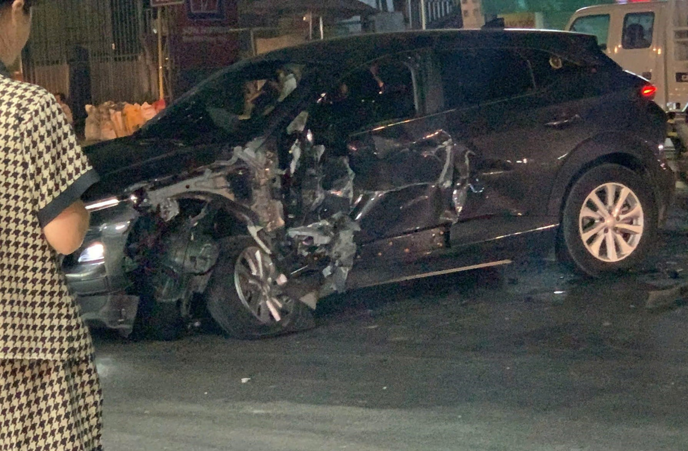 Xe taxi hư hỏng nặng