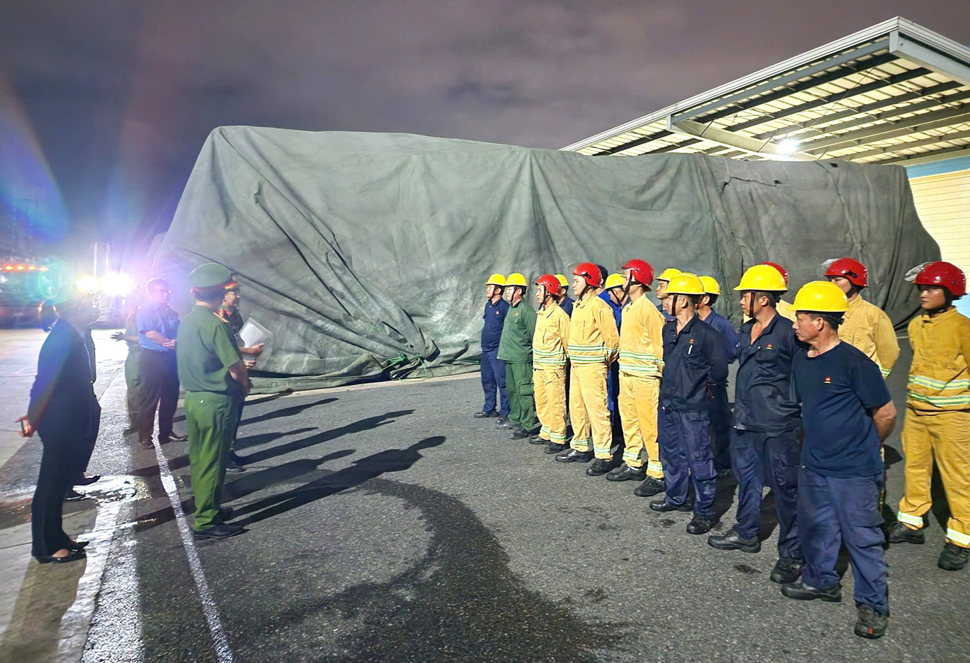 Kiểm tra chế độ thường trực sẵn sàng chiến đấu của các Đội PCCC tại khu công nghiệp và doanh nghiệp Kiểm tra chế độ thường trực sẵn sàng chiến đấu của các Đội PCCC tại khu công nghiệp và doanh nghiệp