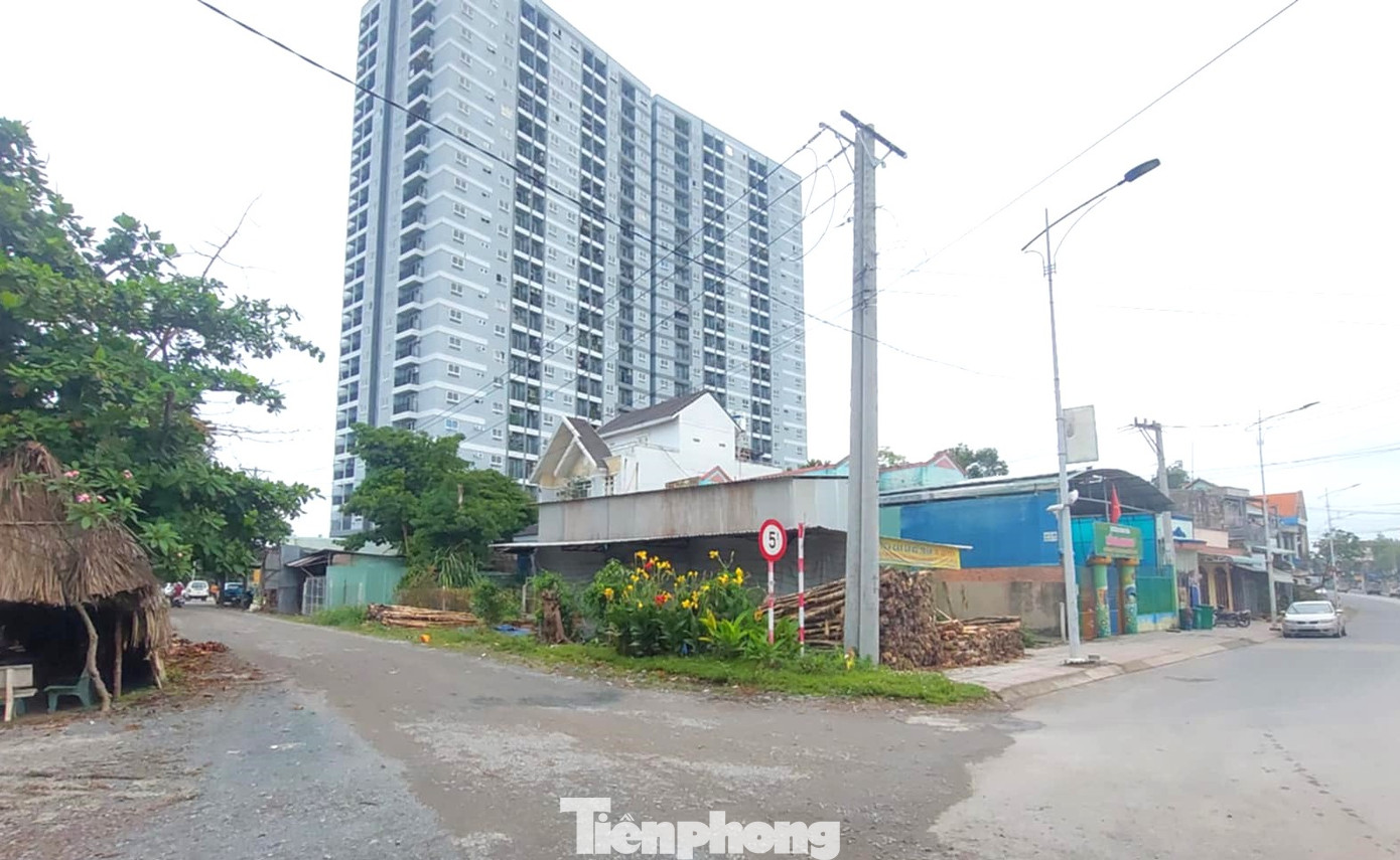 Chung cư Eden Riverside gần với cầu sắt Bình Long cũ