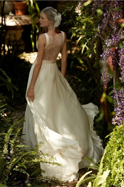 Váy cưới ren ‘siêu’ lãng mạn cho cô dâu ảnh 8