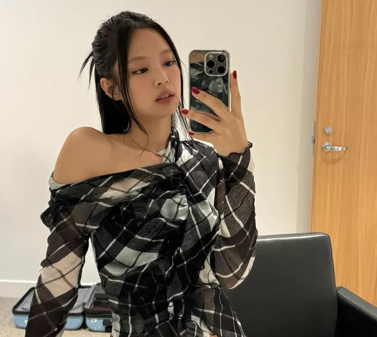 Kiểu nail mới nhất của Jennie Kim hoàn toàn là gợi ý tuyệt vời dành cho những ai đam mê nail. Kiểu nail mới nhất của Jennie Kim hoàn toàn là gợi ý tuyệt vời dành cho những ai đam mê nail.