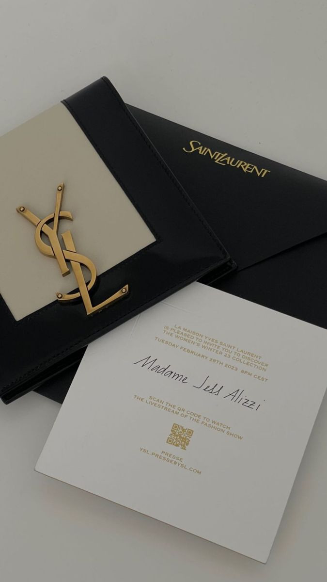 Cơ hội tham dự Fashion Week không còn nằm ngoài tầm với, thị trường chợ đen đã bùng nổ để rao bán thiệp mời với mức giá cao chót vót. Cơ hội tham dự Fashion Week không còn nằm ngoài tầm với, thị trường chợ đen đã bùng nổ để rao bán thiệp mời với mức giá cao chót vót.