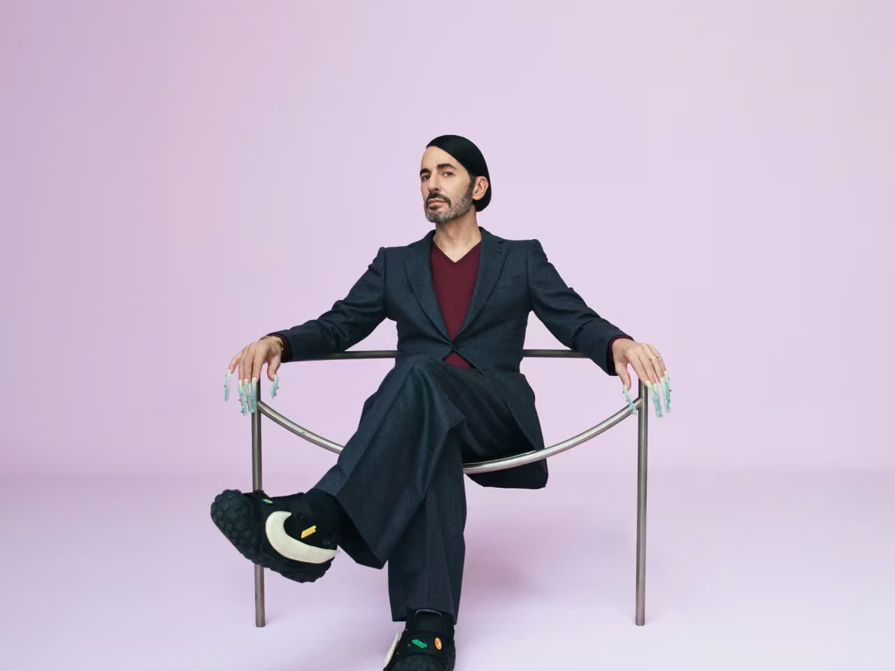 “Chỉ có một công việc mà tôi rất muốn làm, nhưng chưa có ai mời tôi làm”, Marc Jacobs chia sẻ.