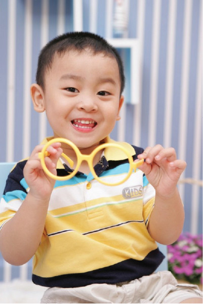 “Bác sĩ nhí” Võ Anh Tuấn (3 tuổi). “Bác sĩ nhí” Võ Anh Tuấn (3 tuổi)