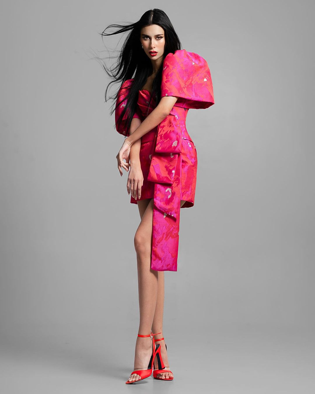 Chantal đã sống ở Sydney, Bacolod, Frankfurt, Hong Kong (Trung Quốc), Cebu và Manila là nơi cô đang cư trú.