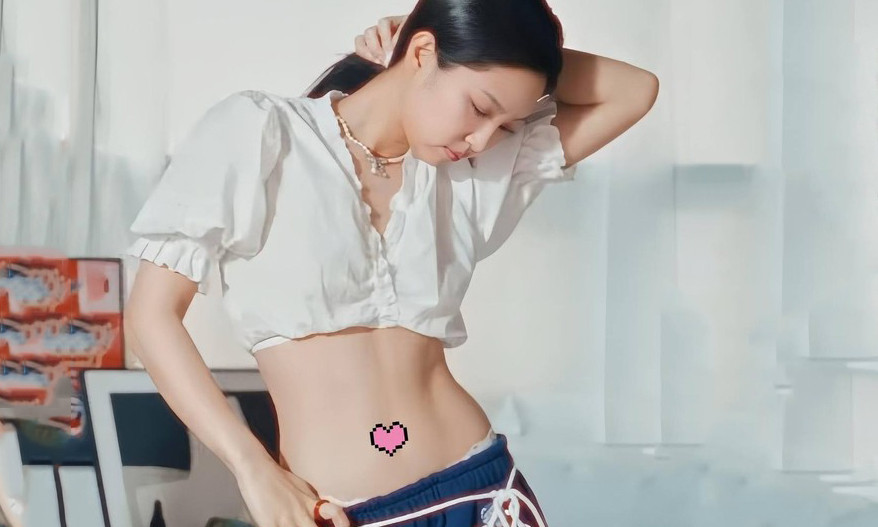 Jennie khoe vòng eo săn chắc trong MV SPOT!.