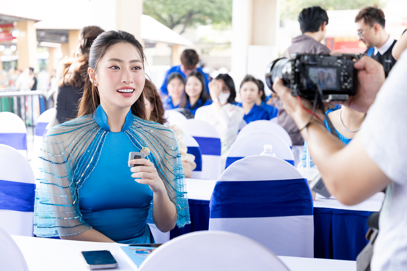 Lương Thùy Linh và nhà văn Nguyễn Nhật Ánh là đại sứ văn hóa đọc TPHCM.