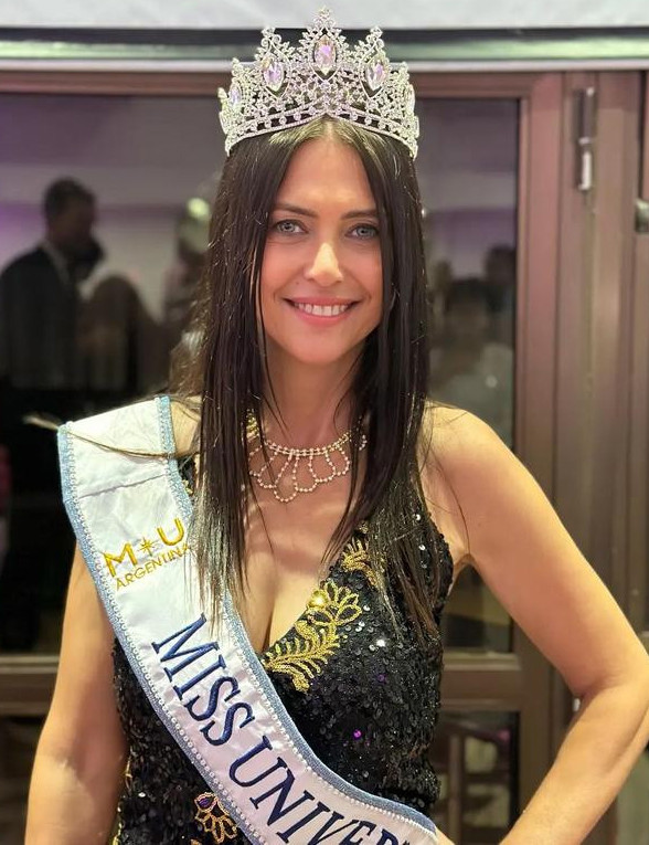 Alejandra Rodríguez đăng quang Hoa hậu Hoàn vũ Buenos Aires ở tuổi 60.