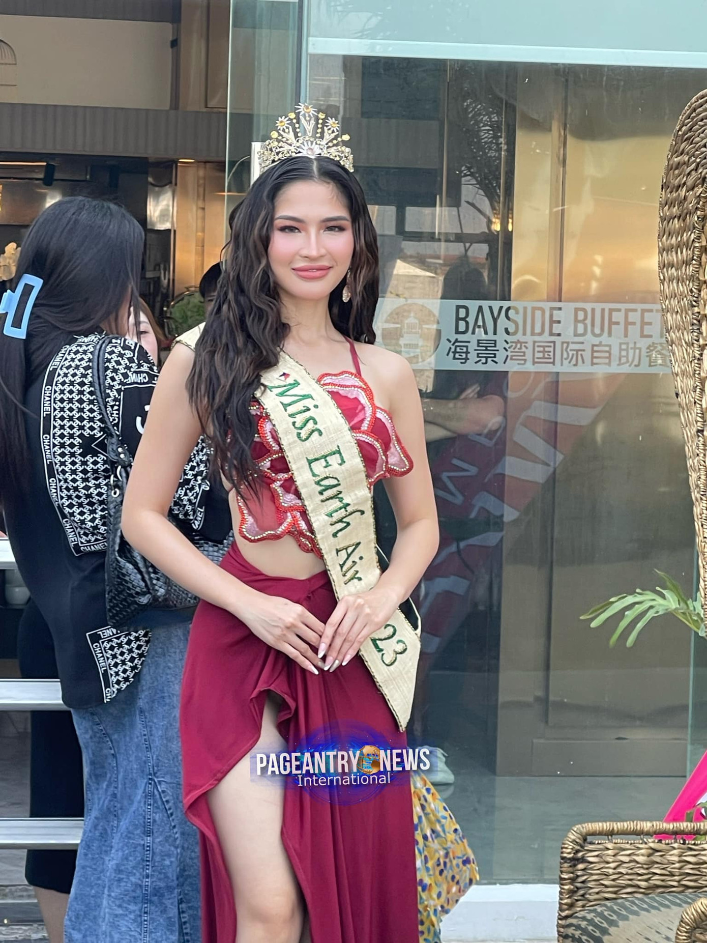 Đương kim Hoa hậu Trái Đất Philippines 2023 - Yllana Marie Aduana góp mặt tại sự kiện. Cô là Á hậu 1 (Miss Earth Water) tại cuộc thi Hoa hậu Trái Đất 2023 tổ chức ở Việt Nam.