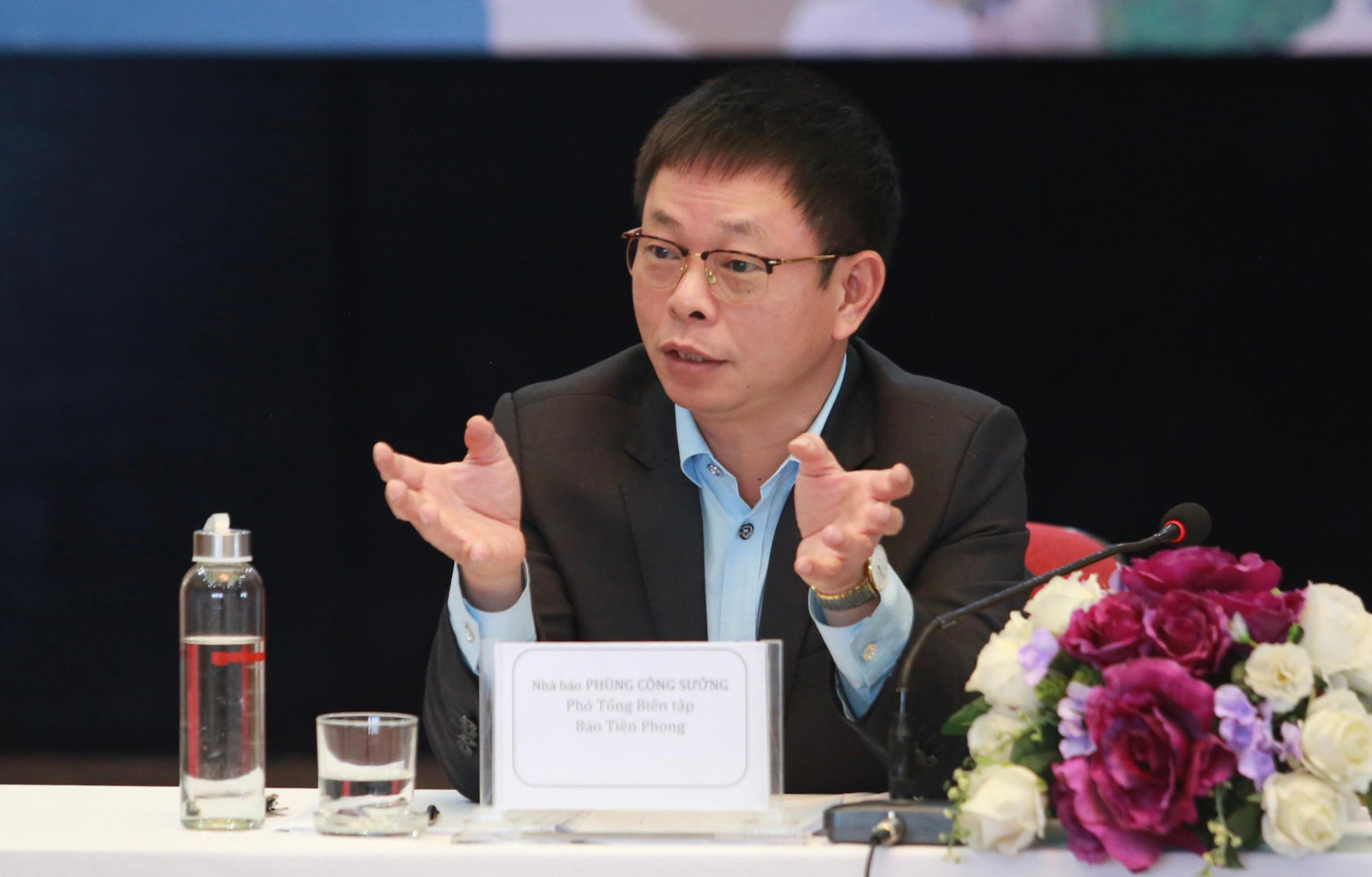 Nhà báo Phùng Công Sưởng. Ảnh: Duy Phạm Nhà báo Phùng Công Sưởng. Ảnh: Duy Phạm