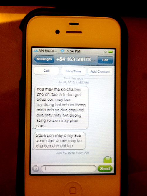 Tin nhắn đe dọa gia đình bà Nga. Tin nhắn đe dọa gia đình bà Nga