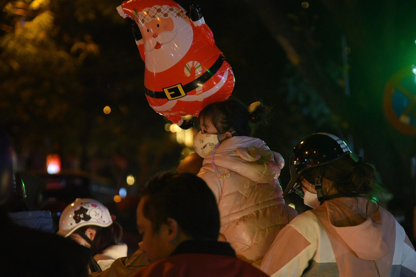 Không khí giáng sinh 2022 rộn ràng khắp nơi ảnh 63 Không khí giáng sinh 2022 rộn ràng khắp nơi ảnh 63