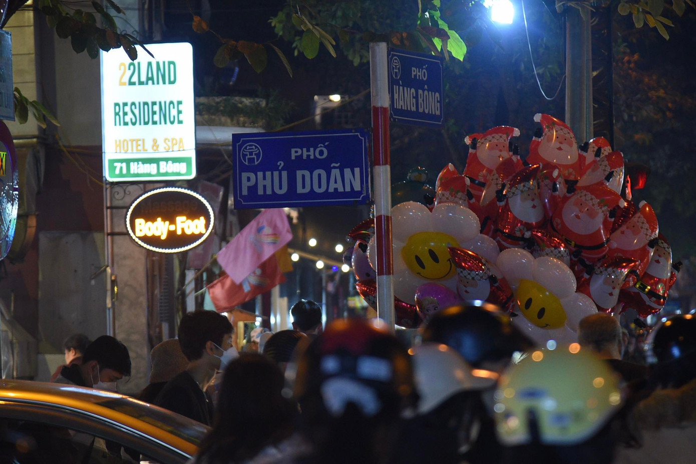 Không khí giáng sinh 2022 rộn ràng khắp nơi ảnh 67 Không khí giáng sinh 2022 rộn ràng khắp nơi ảnh 67