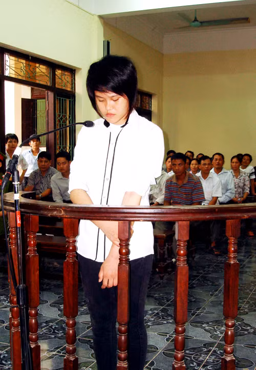  Bị cáo Nguyễn Thị Lệ Giang trước vành móng ngựa