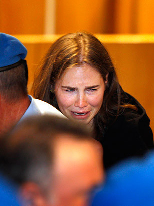 Amanda Knox cùng bạn trai được tuyên trắng án trong vụ giết người bạn gái Meredith Kercher