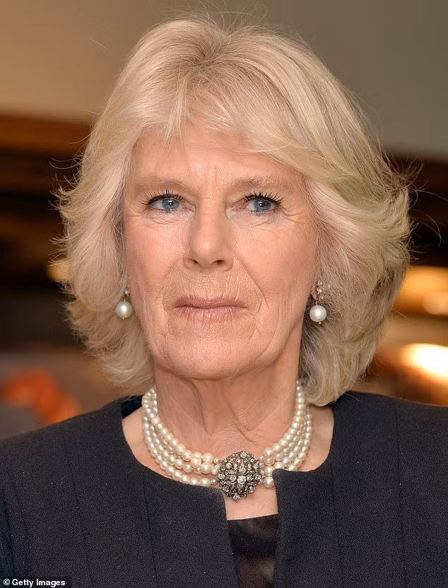 Hoàng hậu Camilla không thích xỏ lỗ tai. Ảnh: Getty Images.