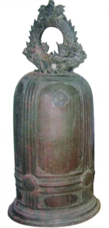 Chuông chùa Ngũ Hộ trong kho của Bảo tàng Bắc Ninh