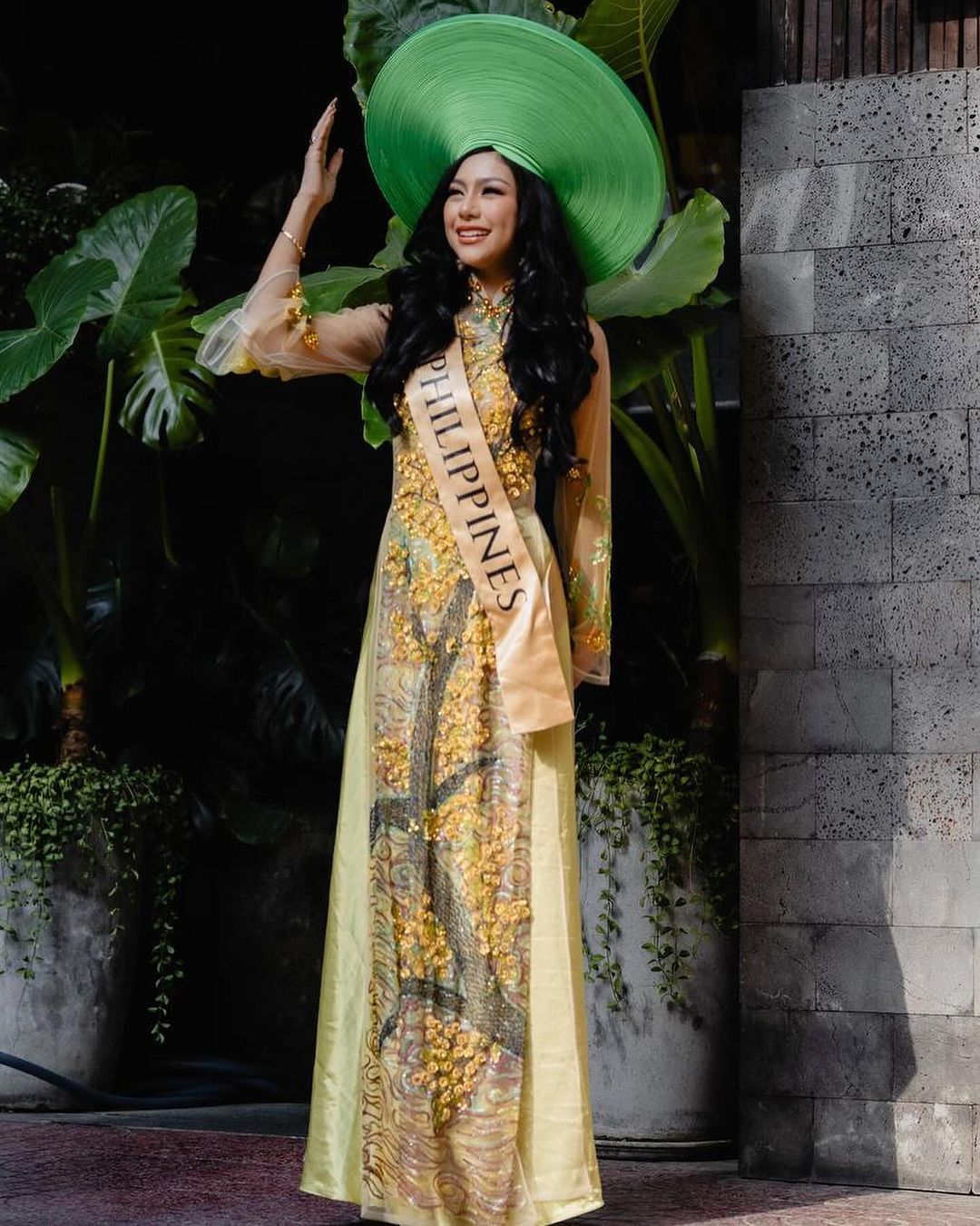 Pearl Hung là đại diện Philippines tại cuộc thi Miss Global 2023 đang tổ chức ở Việt Nam. Cô được đánh giá là một trong những ứng viên tiềm năng cho vương miện.
