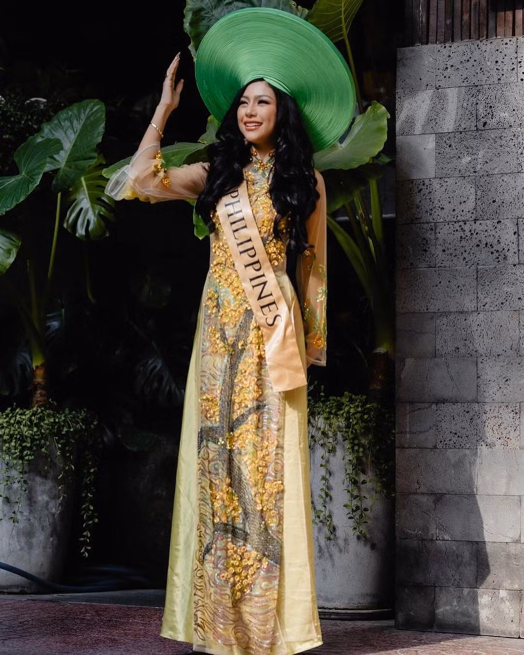 Pearl Hung là đại diện Philippines tại cuộc thi Miss Global 2023 đang tổ chức ở Việt Nam. Cô được đánh giá là một trong những ứng viên tiềm năng cho vương miện.