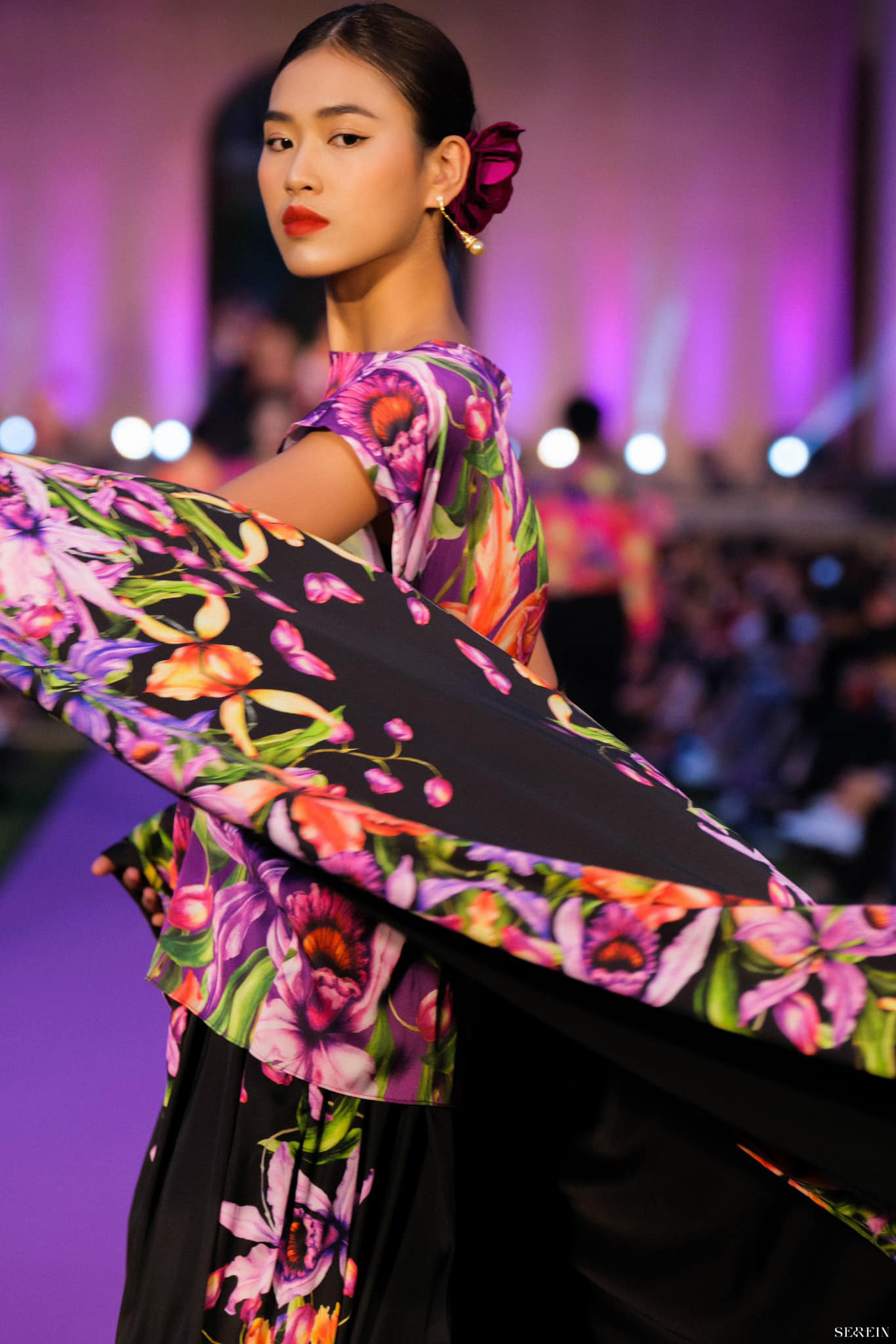 Người đẹp làm người mẫu khoảng 2 năm nay, trình diễn catwalk cho nhiều nhà thiết kế tại các mùa Tuần lễ thời trang.