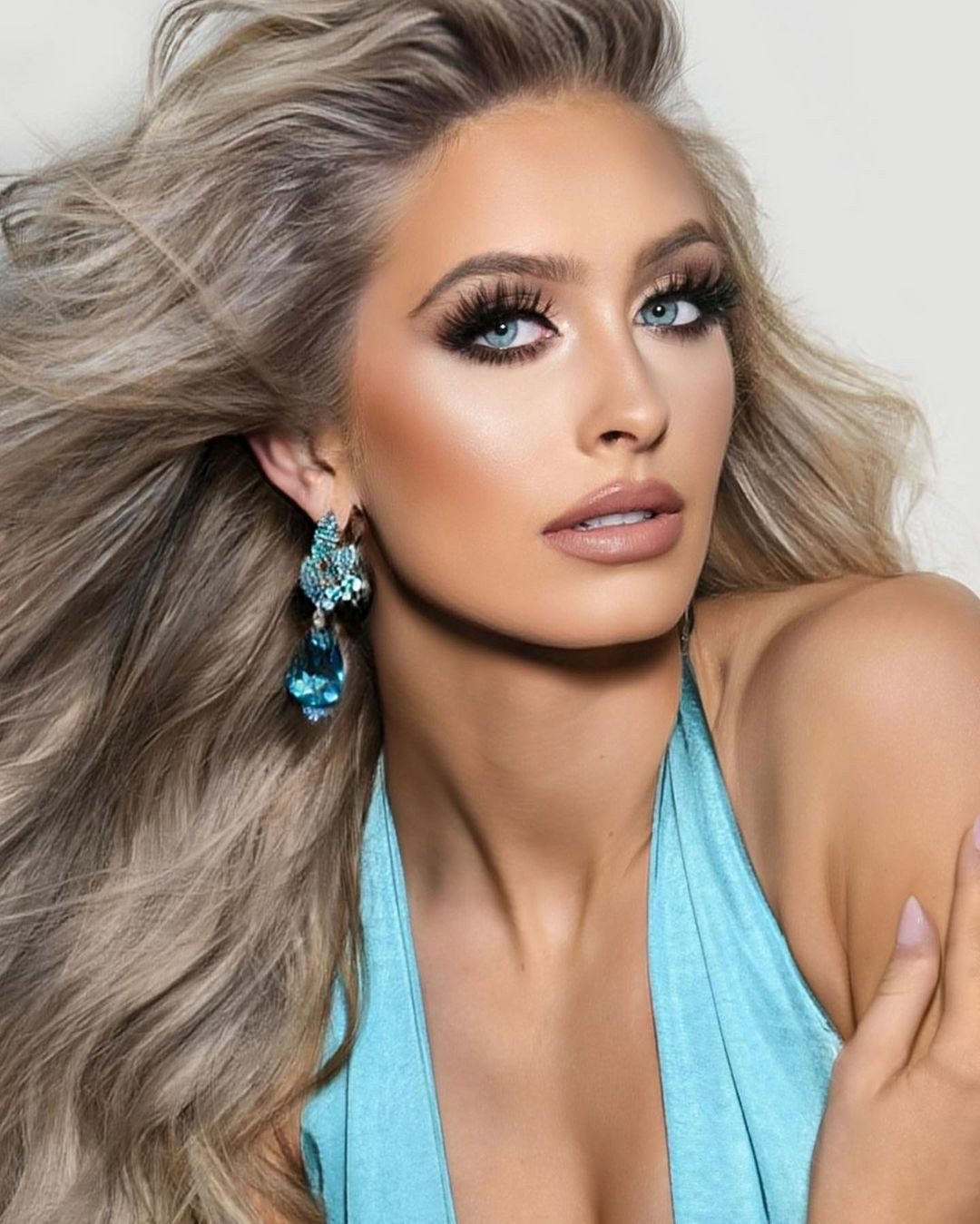 Cuộc thi Miss America 2024 có sự tham gia của 51 thí sinh, tuy nhiên vòng chung kết chỉ có top 11 người đẹp. Tân hoa hậu nhận được học bổng trị giá 50.000 USD.