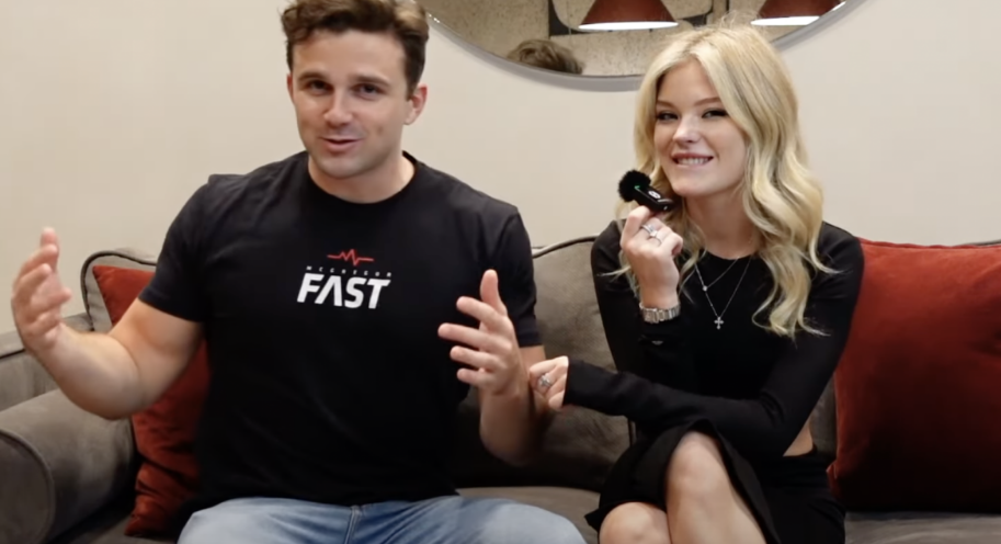 Hoa hậu Nga 2022 Anna Linnikova và bạn trai người Mỹ - Jackson Hinkle.