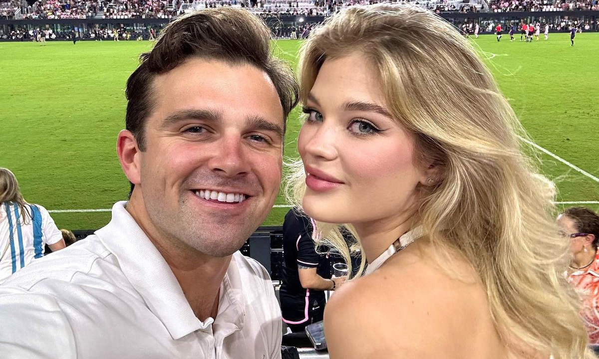 Hoa hậu Nga 2022 Anna Linnikova và bạn trai người Mỹ - Jackson Hinkle.