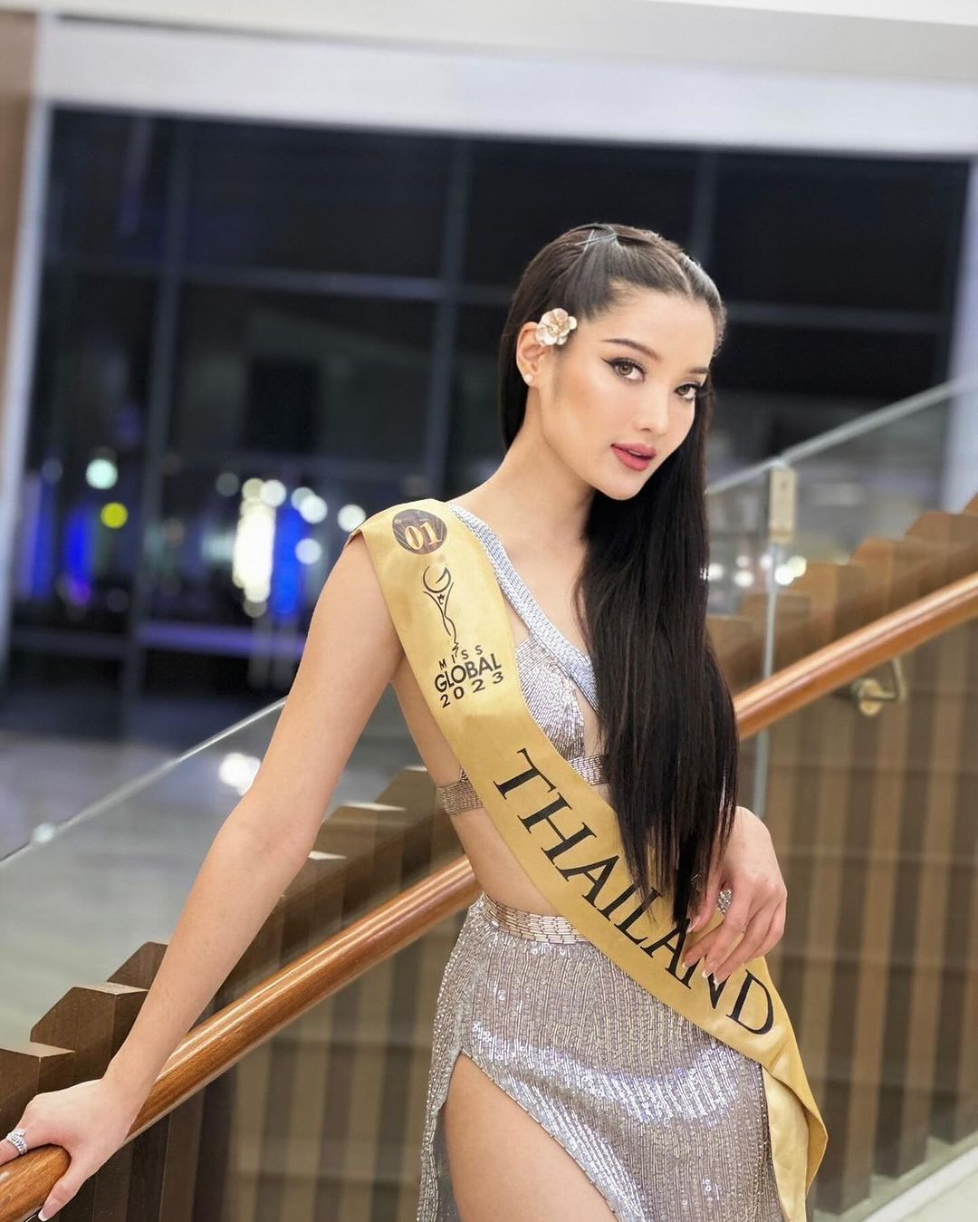 Đương kim Hoa hậu Thái Lan Chonnikarn Supittayaporn 2023 đang dự thi Miss Global - Hoa hậu Toàn cầu 2023 tổ chức ở Việt Nam. Cô vừa tham dự đêm bán kết tổ chức ở Phú Quốc ngày 13/1. Tại cuộc thi năm nay, Chonnikarn Supittayaporn được các chuyên trang sắc đẹp dự đoán là ứng viên tiềm năng cho vương miện.