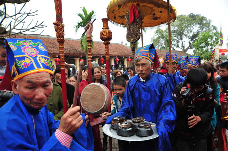 Dâng lên các thánh, đủ 4 nồi cơm của 4 giáp