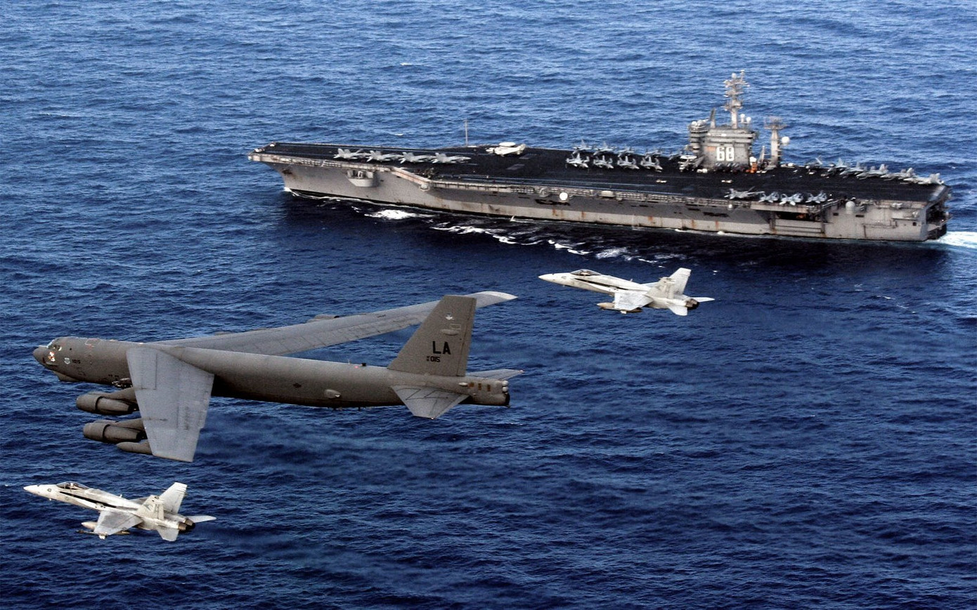 USS Nimitz mang theo chi đội máy bay tấn công số 11. USS Nimitz mang theo chi đội máy bay tấn công số 11