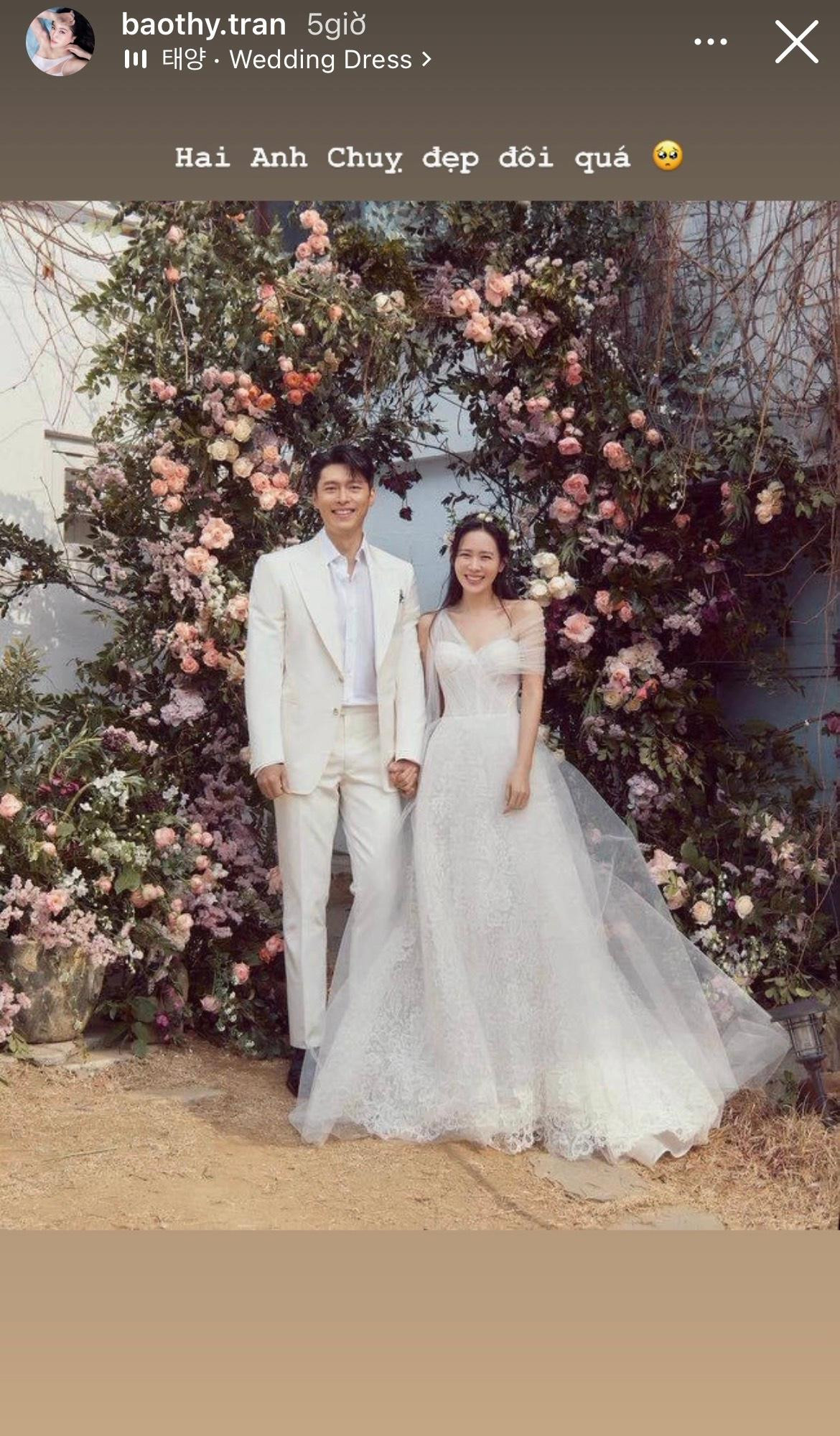 Bảo Thy xuýt xoa khen ngợi độ đẹp đôi của cả hai. Bảo Thy xuýt xoa khen ngợi độ đẹp đôi của cả hai.