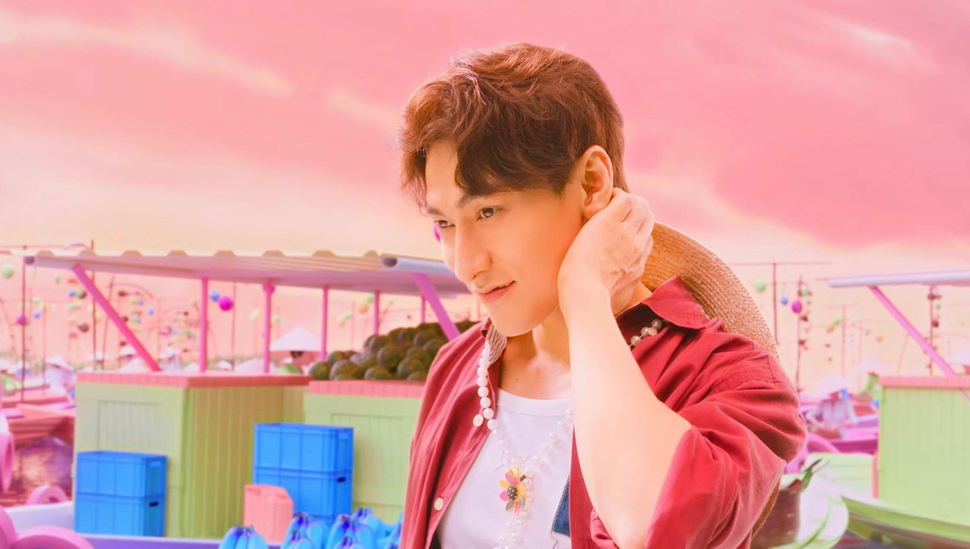 Netizen tò mò về sự xuất hiện chớp nhoáng của Isaac. Netizen tò mò về sự xuất hiện chớp nhoáng của Isaac.