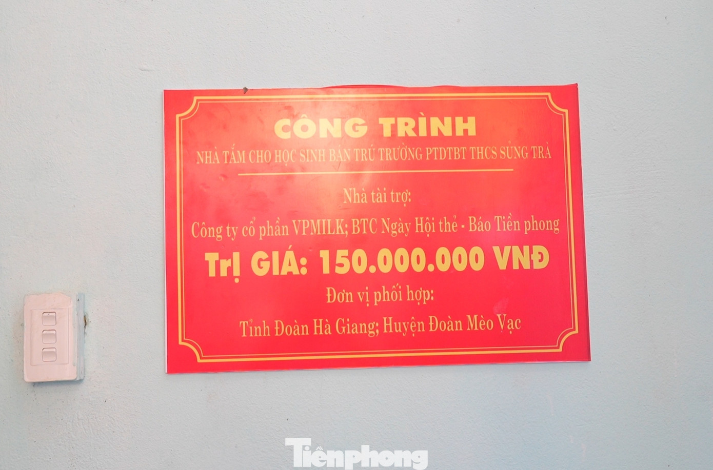 Công trình nhà tắm giúp học sinh cải thiện điều kiện sinh hoạt, vệ sinh hằng ngày. Ảnh: Bảo Anh. Công trình nhà tắm giúp học sinh cải thiện điều kiện sinh hoạt, vệ sinh hằng ngày. Ảnh: Bảo Anh.