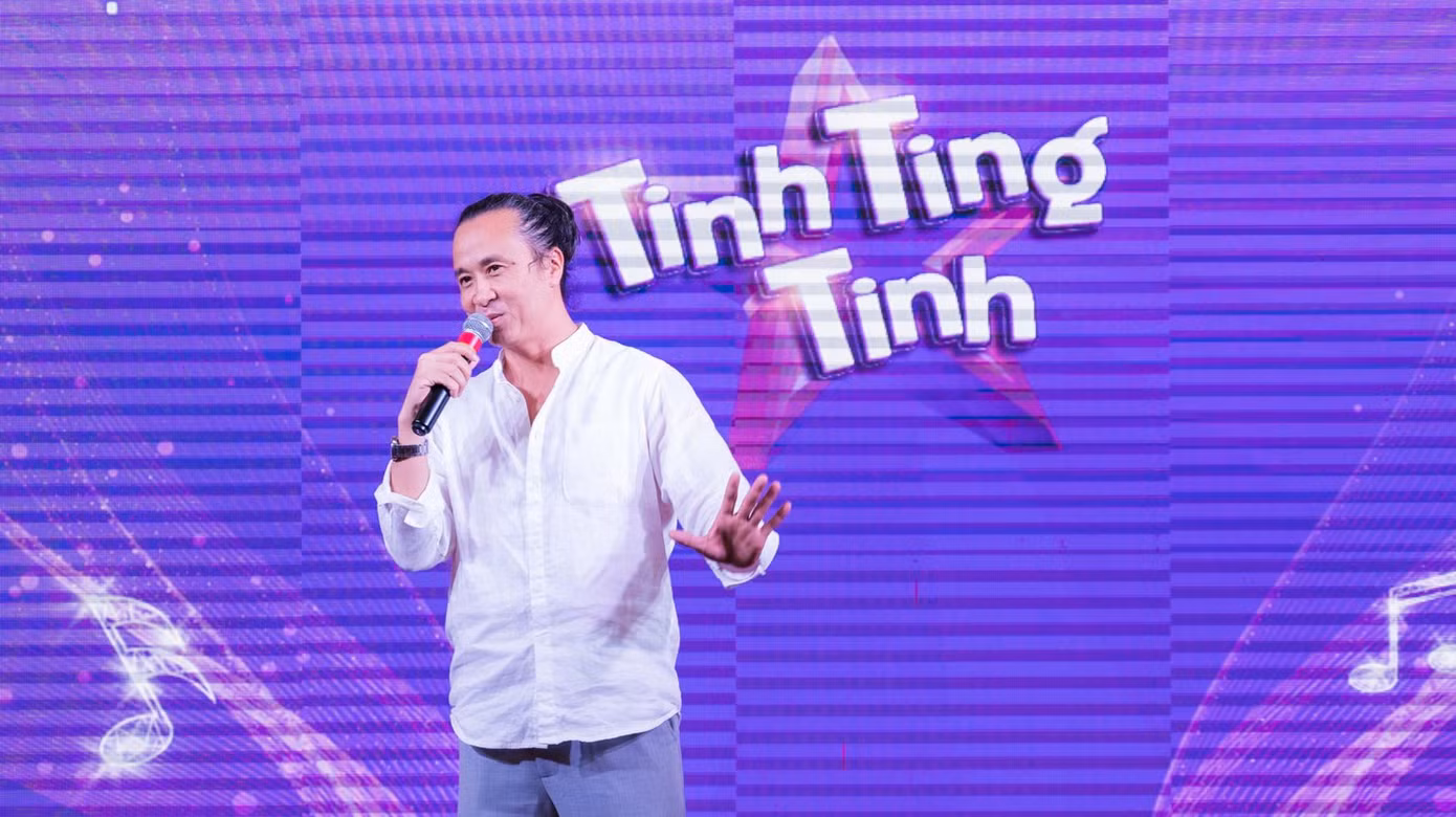 Nhạc sĩ Lê Minh Sơn - Giám đốc sáng tạo kiêm nhà sản xuất của MCM Online, Trưởng Ban Giám khảo Tinh Ting Tinh. Nhạc sĩ Lê Minh Sơn - Giám đốc sáng tạo kiêm nhà sản xuất của MCM Online, Trưởng Ban Giám khảo Tinh Ting Tinh.