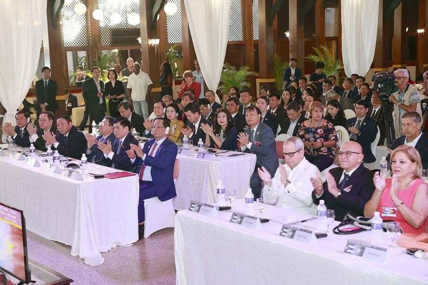 Đại biểu dự Diễn đàn thương mại và đầu tư Việt Nam-Cuba. (Ảnh: Doãn Tấn/TTXVN) Đại biểu dự Diễn đàn thương mại và đầu tư Việt Nam-Cuba. (Ảnh: Doãn Tấn/TTXVN)