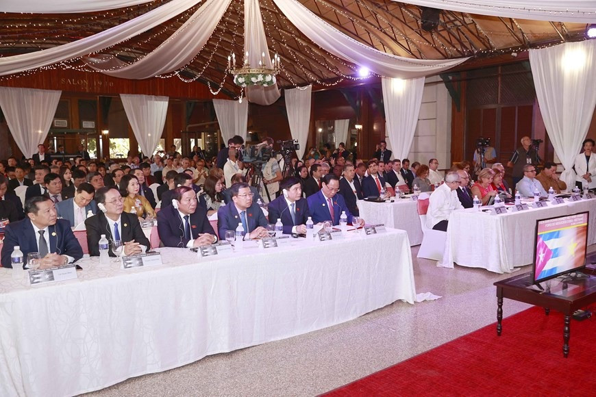 Đại biểu dự Diễn đàn thương mại và đầu tư Việt Nam-Cuba. (Ảnh: Doãn Tấn/TTXVN) Đại biểu dự Diễn đàn thương mại và đầu tư Việt Nam-Cuba. (Ảnh: Doãn Tấn/TTXVN)