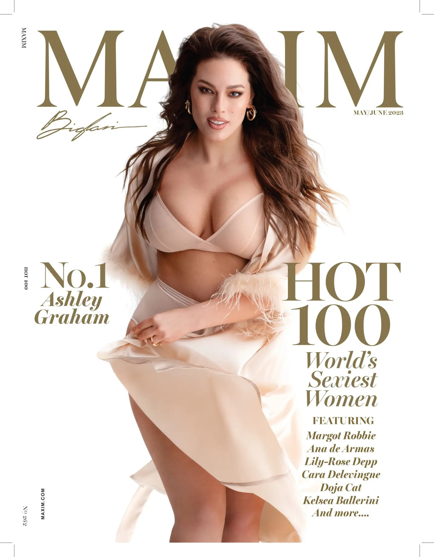 Với tư cách là Người phụ nữ quyến rũ nhất năm 2023 của Maxim, Ashley Graham xuất hiện trên trang bìa ấn bản số ra tháng 5 và 6. Cô vượt qua những cái tên đình đám khác như Candice Swanepoel, Bella Hadid, Rosie Huntington-Whiteley… để dẫn đầu danh sách Maxim Hot 100. Ảnh: Maxim.