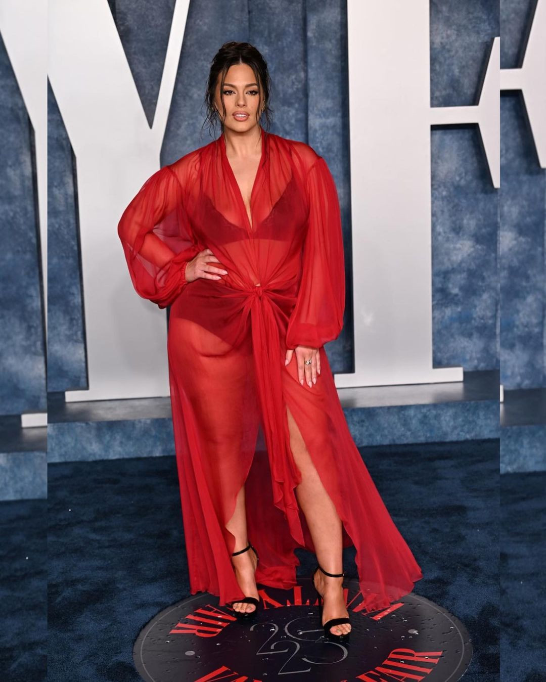 Không chỉ truyền cảm hứng cho những phụ nữ có ngoại hình "phì nhiêu" tự tin và yêu cơ thể của chính mình, Ashley còn được khen ngợi khi không ngại khoe những vết rạn da và phần bụng kém săn chắc do sinh nở. Theo người hâm mộ, cô truyền động lực cho những bà mẹ mới sinh không cảm thấy mặc cảm vì sự thay đổi cơ thể trong quá trình mang thai. Ảnh: IG.